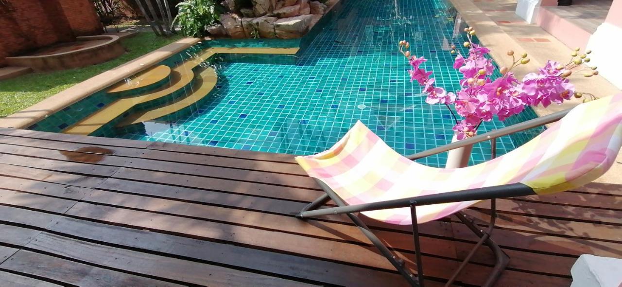พระตำหนักวิลล่า 10 ห้องนอน พร้อมสระว่ายน้ำส่วนตัว Pattaya Eksteriør billede